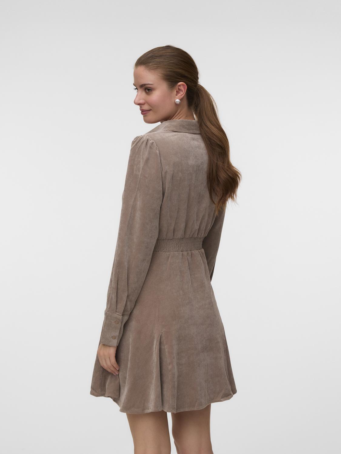 model_shot-back
